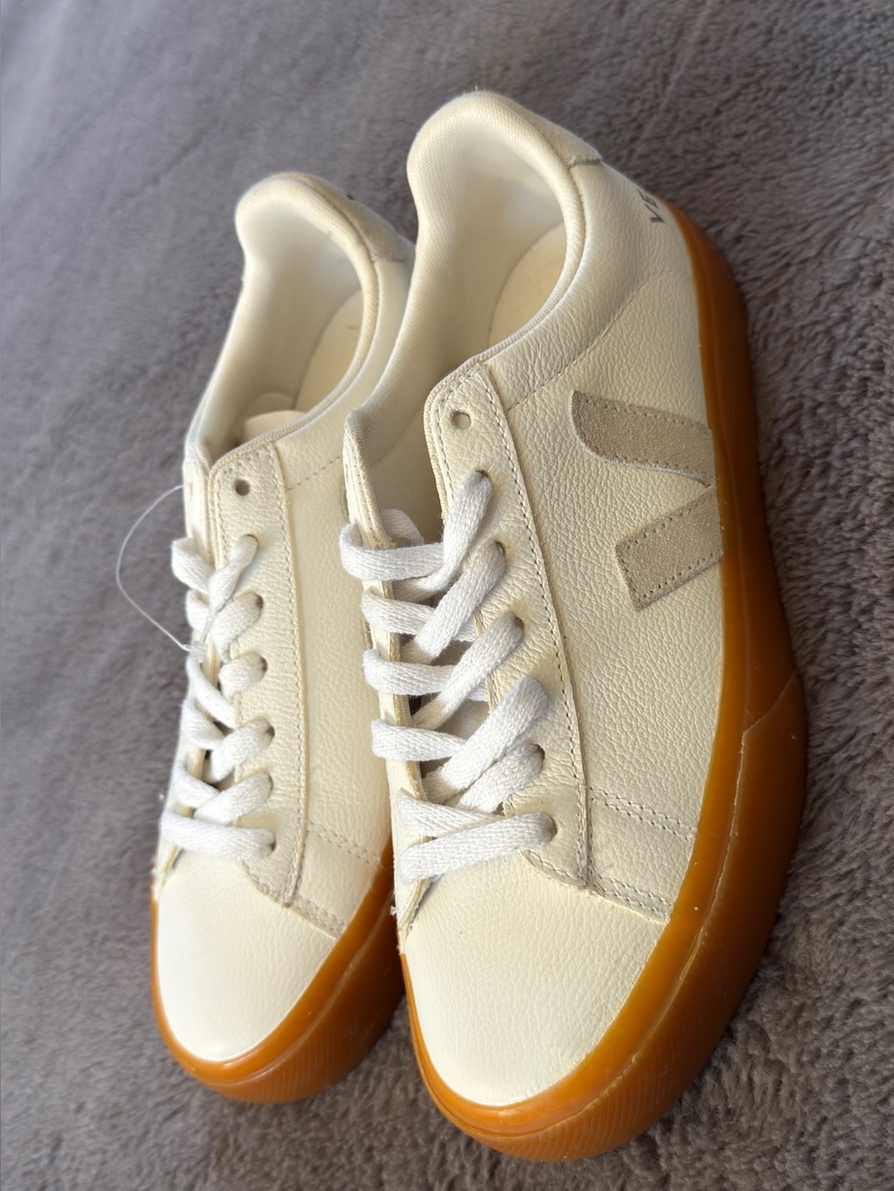 Brand New Never Been Worn Veja Campo Sneakers Size 7 - Picture 6 of 8